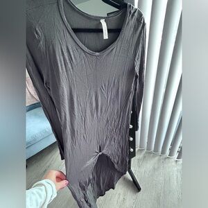 Primi Long Sleeve High- Low Top with Keyhole Design